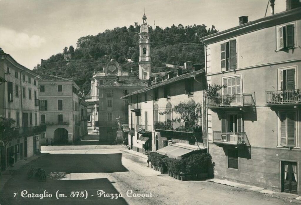 Caraglio negli anni ’60, piazza e botteghe_2 - Biografia Giordano Oscar | Eccellenze Italiane