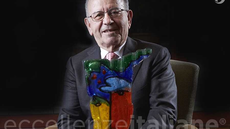 Patrizio Podini con il premio di Eccellenze Italiane Patrizio Podini con il premio di Eccellenze Italiane