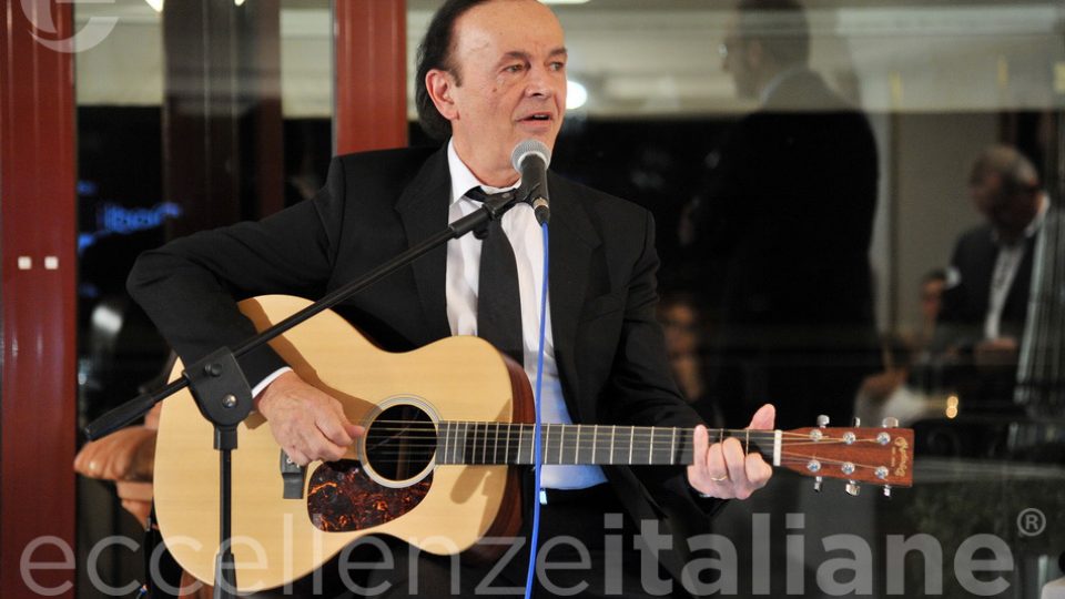 Dodi Battaglia Canta Al Galà Eccellenzeitaliane